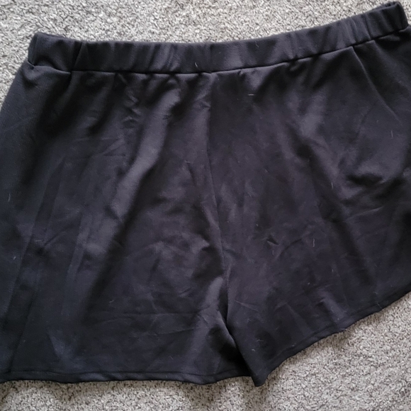 Women's Black Shorts, Side pockets, Unworn - Picture 1 of 2